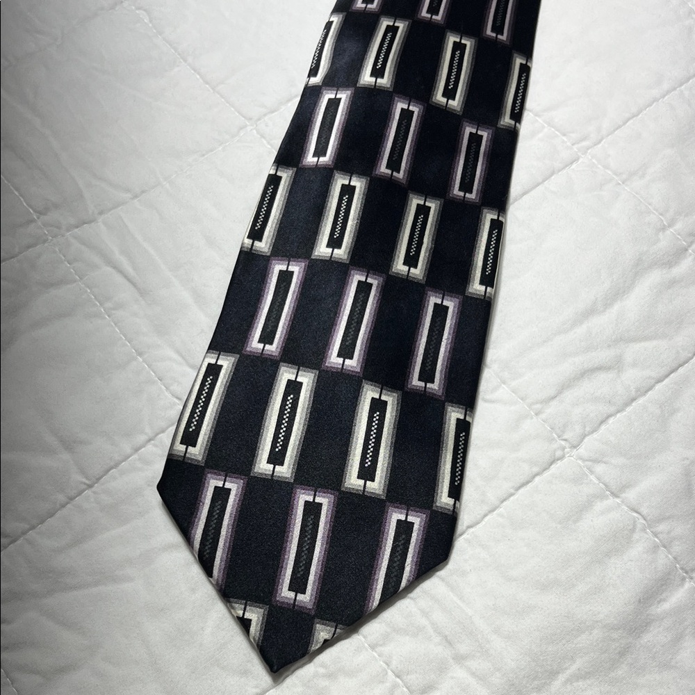 Vintage Croft & Barrow Geometric Black and Gray‎ & purple Tie 100% silk